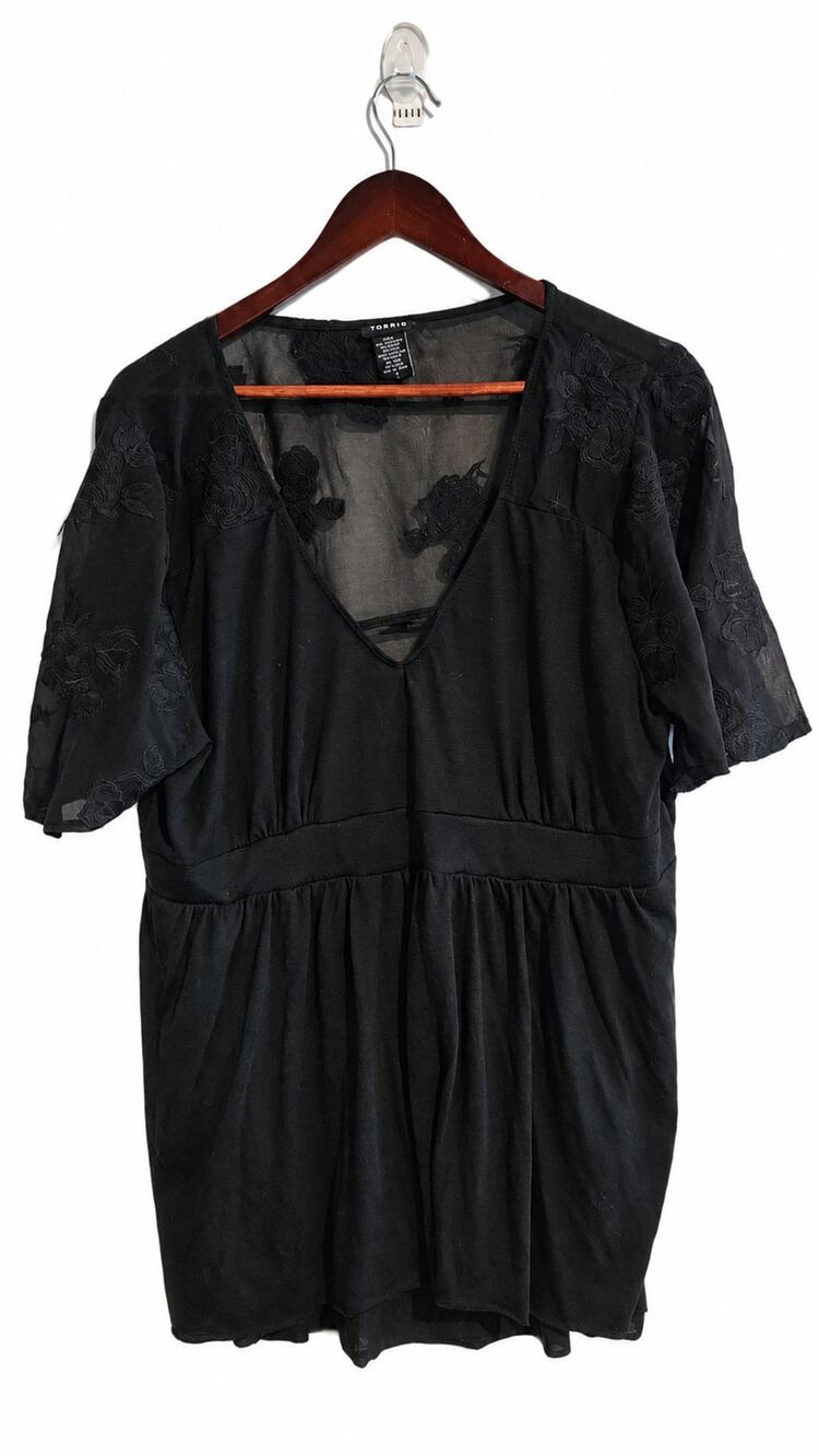 Torrid Size 2XL Black Floral Embroidered Mesh Flutter Sleeve Babydoll Top
